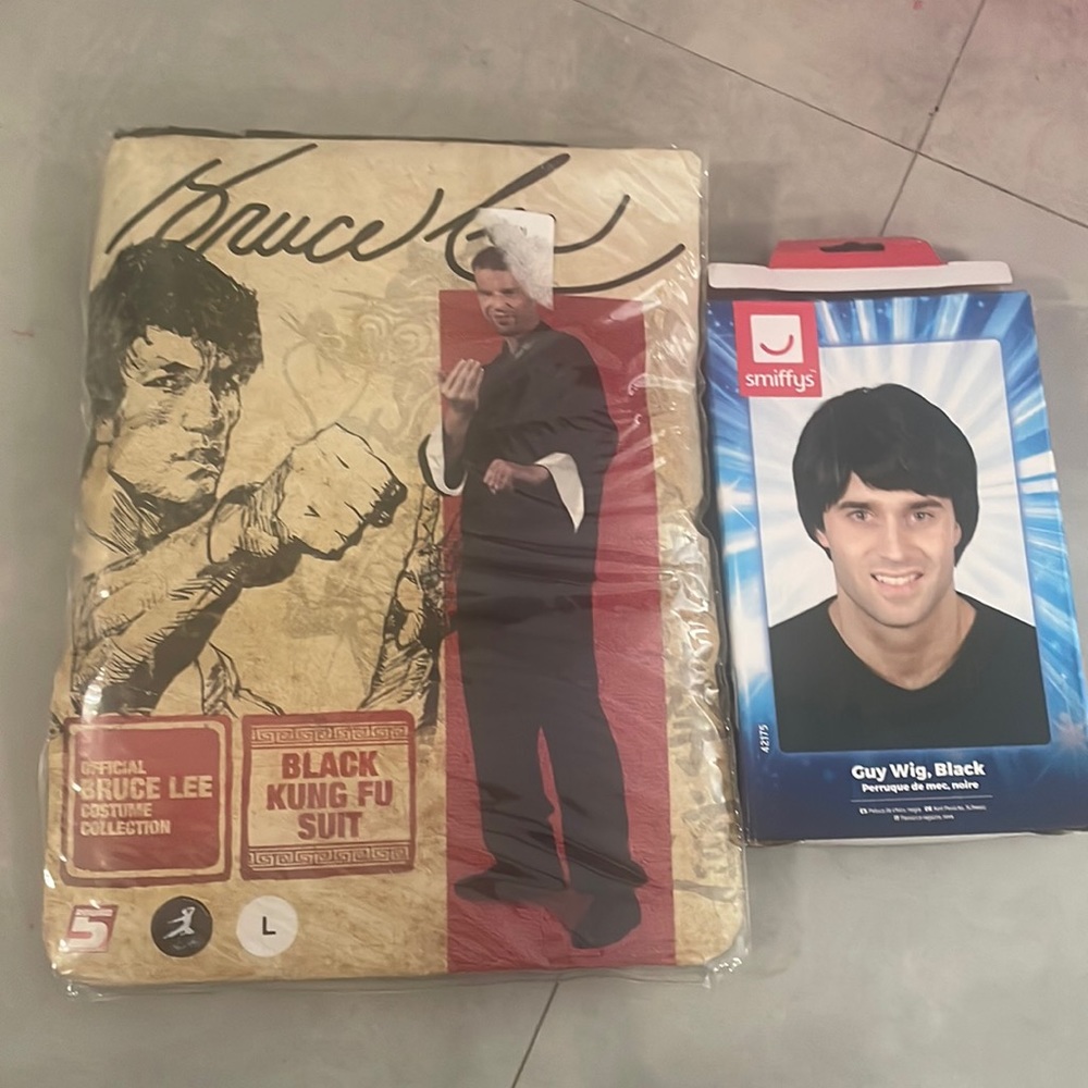 Mens Bruce Lee costume with wig